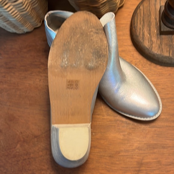 KELSI DAGGER :: super soft leather silver ankle boot :: size 8 :: EUC - Picture 4 of 9